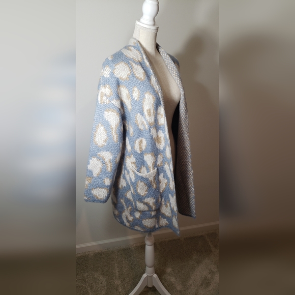 NWOT Davi&Dani women's S cardigan sweater. - Picture 2 of 13